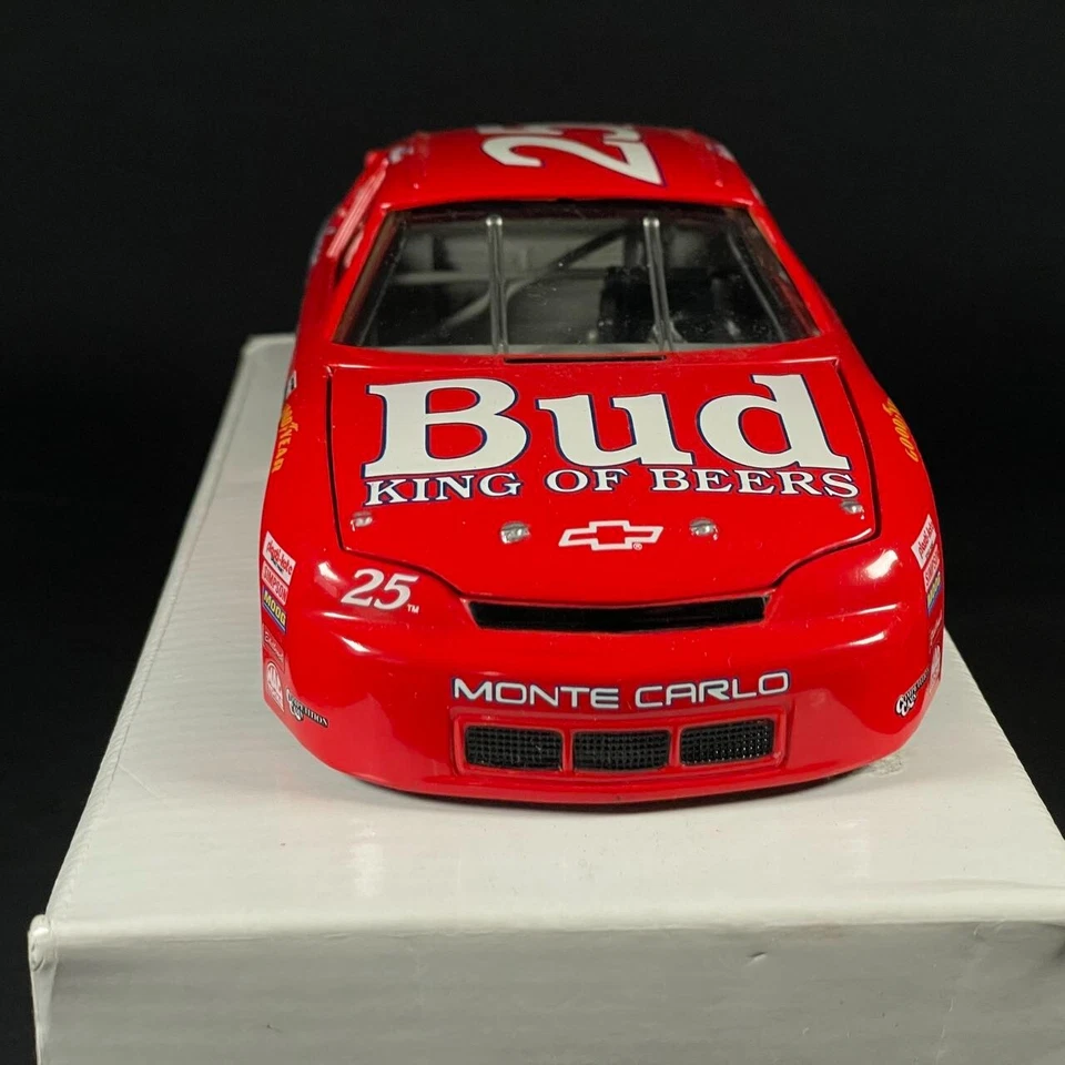 Revell 1991 NASCAR 1:24 #25 Kenny Schrader Budweiser Chevrolet Monte Carlo MIB - Image 3 of 4
