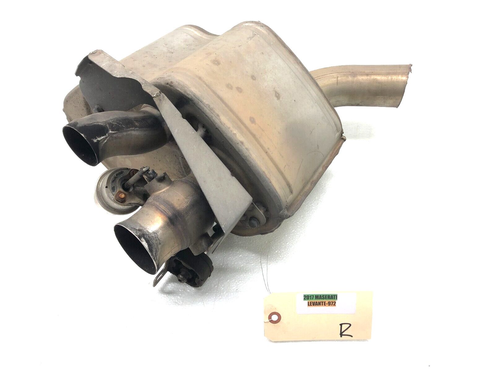 2017-2022 MASERATI LEVANTE S 3.0L RIGHT PASSENGER REAR EXHAUST MUFFLER OEM.