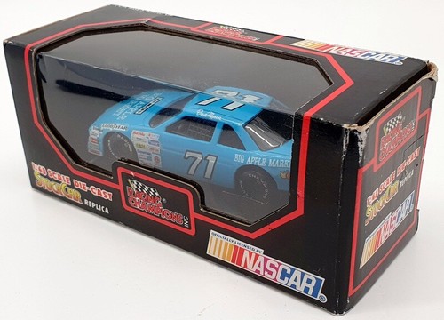 Racing Champions 1/43 Scale Model Car 07050 - Oldsmobile #71 Nascar - Bild 2 von 3