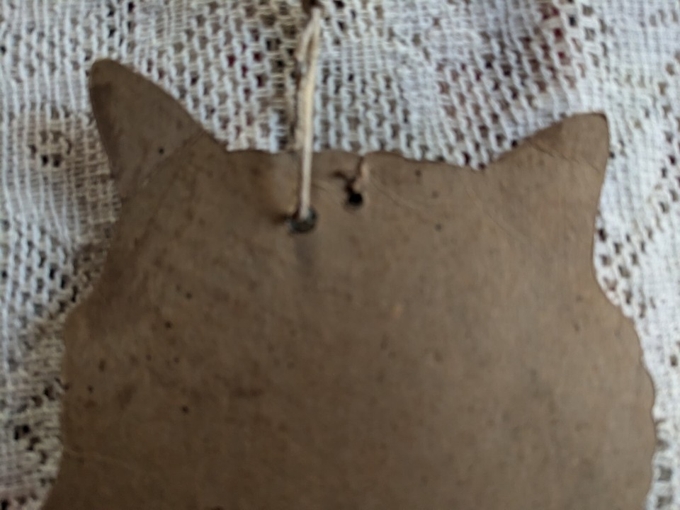 Halloween vintage cat crepe paper legs & body expands die cut