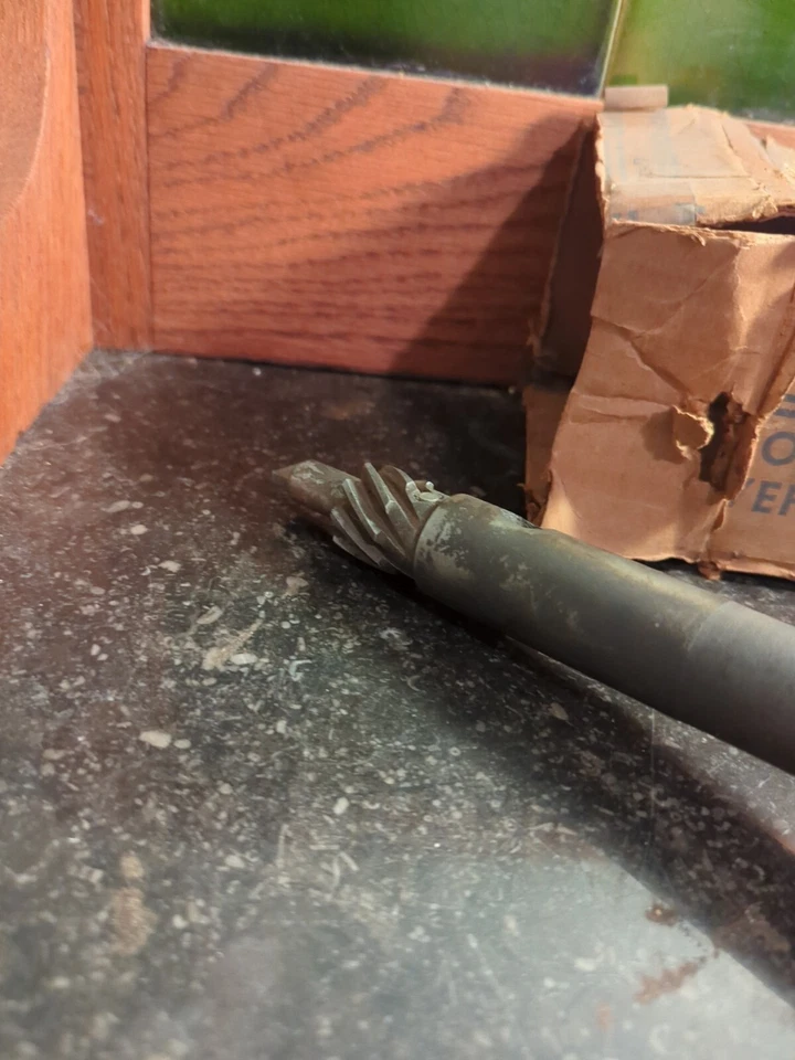 Bomba de aceite de repuesto Kaiser M-27B Stock para modelos Jeep 57-65 seleccionados NOS Foto 2 de 4