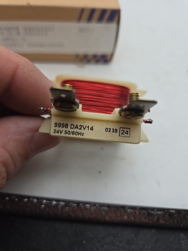 Schneider Electric 9998DA2V14 Contattore per immagini, scopo definito (5F3) - Foto 3 di 4