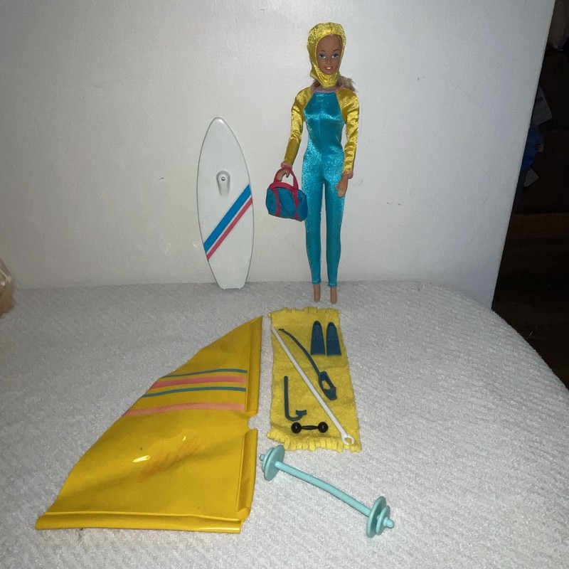 1984 Great Shape Barbie In Water Sport Fashions Playset 9263 - Not Complete