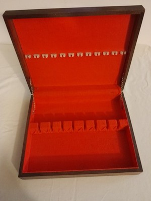 WOODEN FLATWEAR BOX 14'' x 11'' x 3'' UNBRANDED RED FELT-LINED 8 & 12 SLOT SECTIONS