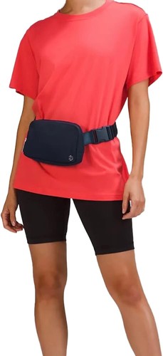 Lululemon Everywhere Belt Bag 1L (True Navy) - Picture 2 of 2