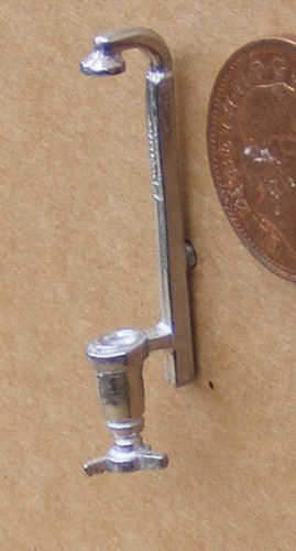 J&B Whisky Bottle In A Pewter Optic Tumdee 1:12 Scale Dolls House Miniature Pub - Picture 3 of 4