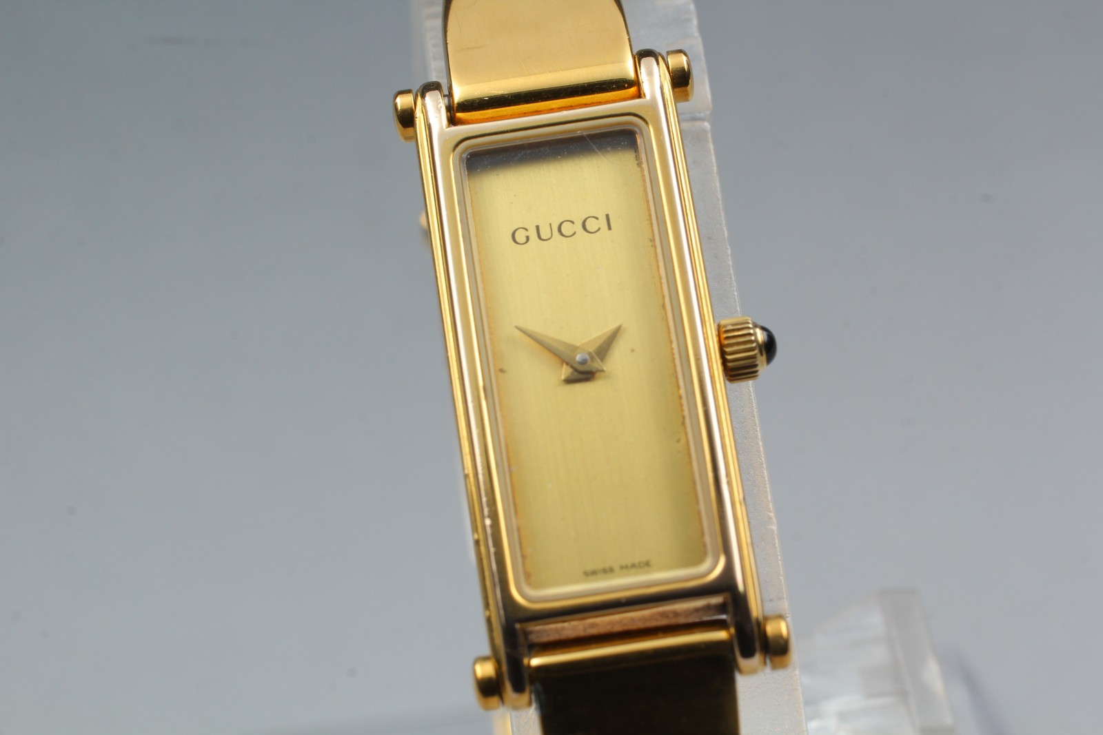 Vintage [Exc+5] Gucci 1500L Gold Dial Elegant Qz Ladies Bangle Watch From JAPAN thumbnail 2