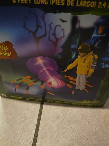 Gemmy 8 Foot Jumbo Spider Halloween Airblown Inflatable Lighted Indoor & Outdoor - Picture 3 of 20