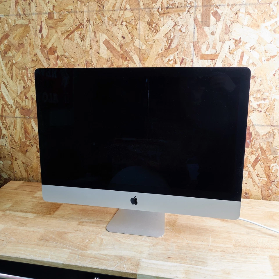 Apple iMac 27 Inch 5K 2020 3.6 GHz i9 1TB SSD 64GB RAM AMD 5700 PRO 8GB GFX - Image 2 of 4