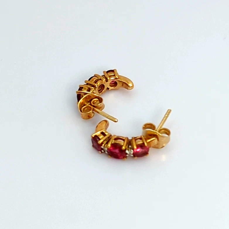 Pendientes de medio brazalete de oro amarillo de 9 quilates con piedras de diamantes de turmalina con sello del Reino Unido Foto 4 de 4