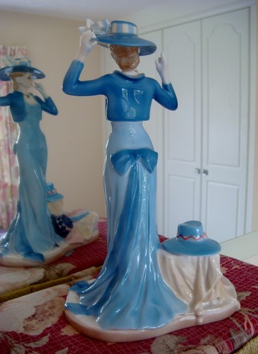 L/E ROYAL WORCESTER FIGURINE-CHLOE-COLLECTORS SOCIETY 2002-MADE IN ENGLAND - Picture 5 of 8