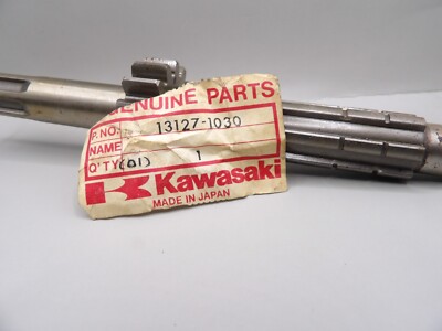 NOS Kawasaki KX125 A6 A7 1980-81 OEM Transmission Shaft Drive