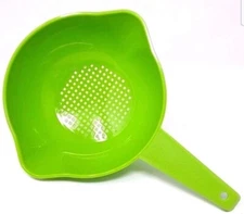 Tupperware Classic 1 Qt Colander Strainer Green NEW!