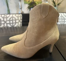 Raye-Revolve New Light Tan Suede Boots Size 8
