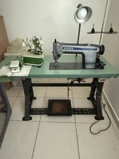 SINGER INDUSTRIAL SEWING MACHINE Model 491 WITH TABLE.