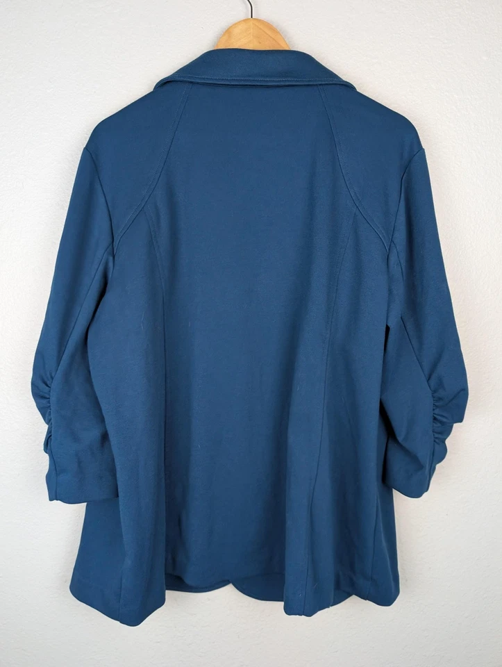Blazer Susan Graver para mujer 1X azul manga acanalada tejido elástico frente abierto chaqueta Foto 3 de 4