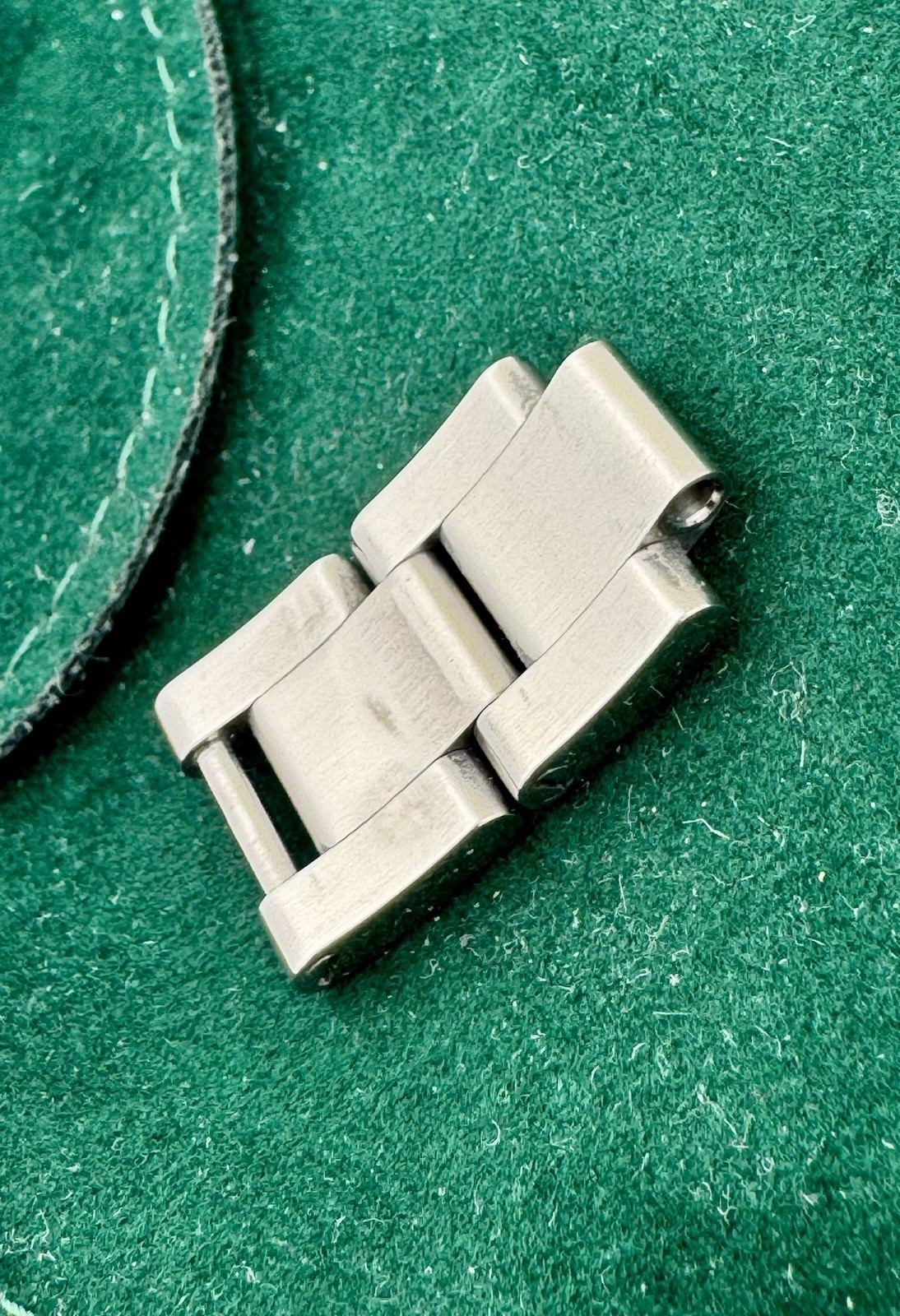 AUTHENTIC ROLEX SOLID MIDSIZE DATE DATEJUST STAIN… - image 2