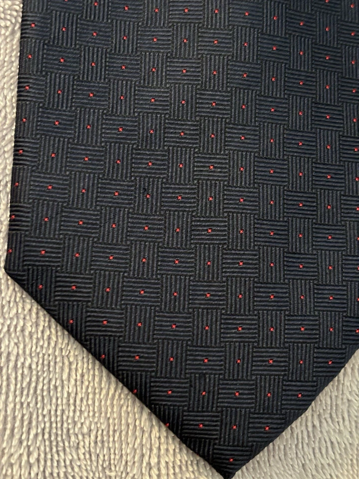 Roccobarocco 编织 100% 真丝领带海军蓝带红色 Pindots 3.75x58 意大利制造 二手 — 第 3/4 张图片