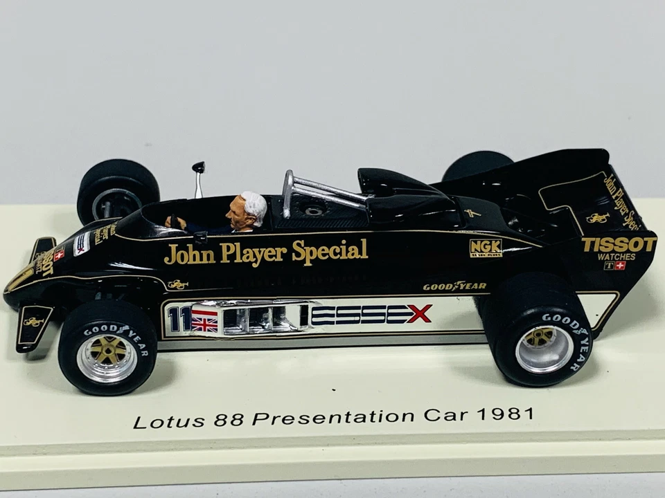 Spark F1 Lotus 88 Présentation 1981 with C. Chapman 1/43 UK002 1120 - Photo 3/3