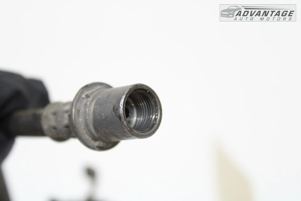 Chevrolet Suburban 2015-2020 4x4 V8 delantero derecho ABS pinza de freno manguera OEM Foto 4 de 4