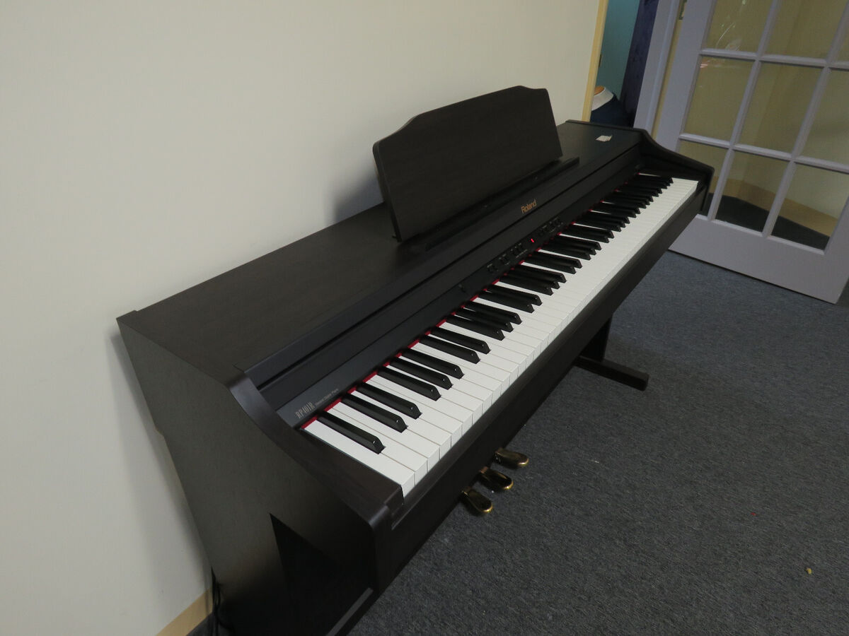 Roland Digital Piano RP401R With Spinet Style Case FREE Roland Digital Piano RP401R With Spinet Style Case FREE