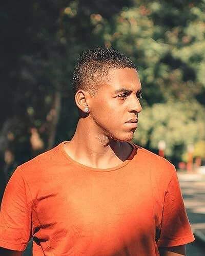 10mm Mens Earrings Round Cut CZ Simulated Diamond Stud Earrings for Men Women Foto 2 de 4