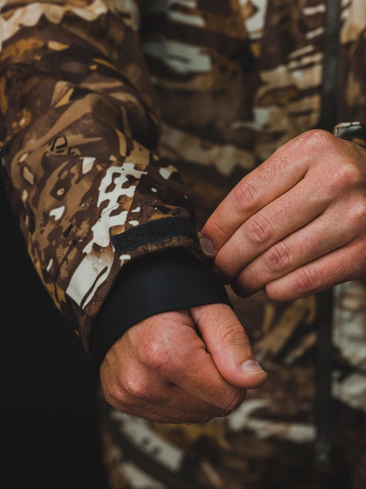 VEIL CAMO Men’s Insulated Waterproof Chaos Hunting Parka - Image 2 of 4