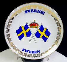 Mitterteich Bavaria Porcelain Sverige Sweden Flags 6 3/4" Souvenir Plate 1960-