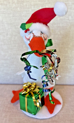 Annalee Dolls 10'' Christmas Goose with Present Wearing Santa Hat 2009 NWOT!