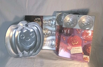 Vintage Wilton Halloween Cake Pan Lot Jack O Lantern Pumpkin & Mini Pumpkin Baki