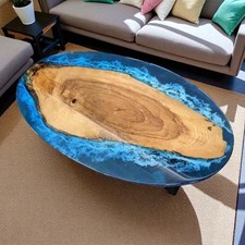 Mesa epoxi borde vivo ovalada - Diseño de resina inspirado en el océano con decoración de madera de cedro