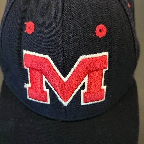 Boné de beisebol infantil Top of the World Ole Miss vermelho e marinho Baby Ole Miss Hat - Imagem 2 de 4