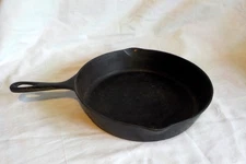 Vintage Chicago Hardware Foundry Cast Iron Skillet w/ Heat Ring No. 8 B Diamond 