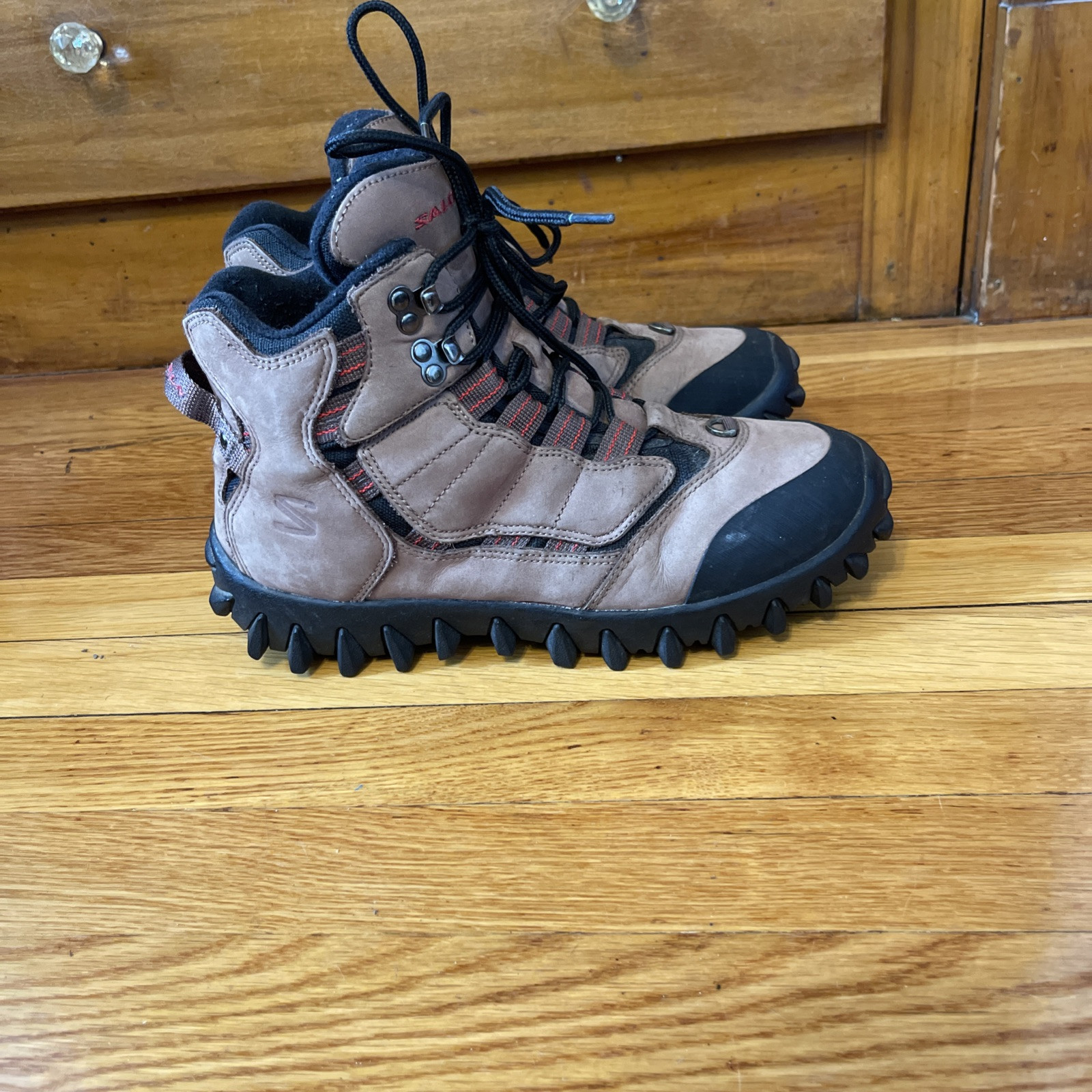 Stivali da trekking Salomon in pelle scamosciata Clima Dry Thinsulate Contragrip da uomo taglia 8 5