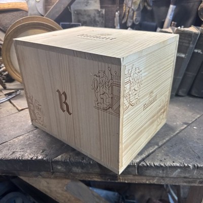 Ruinart Champagne Cellar Case For Transporting and Storing upto 4 Bottles