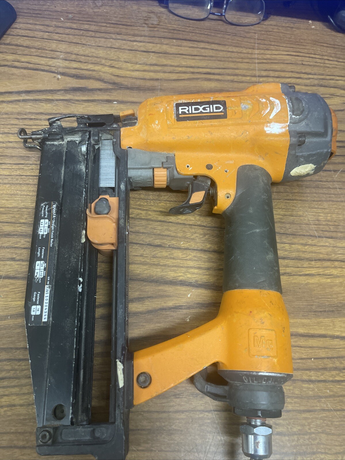 FOR PARTS - RIDGID R250SFA 16-Gauge 2-1/2 in. Straight Nailer
