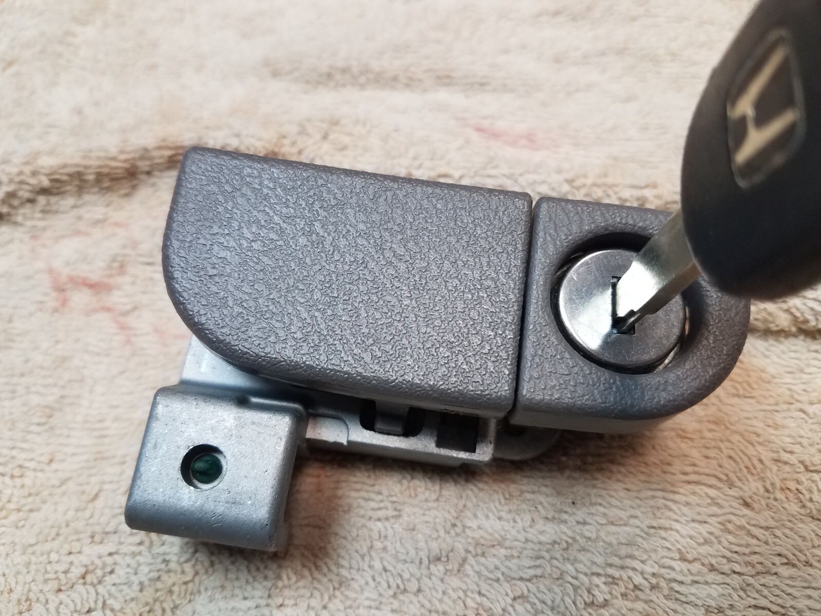 Honda Odyssey 2005 06 07 08 09 10 Glove Box Latch GloveBox Handle Lock