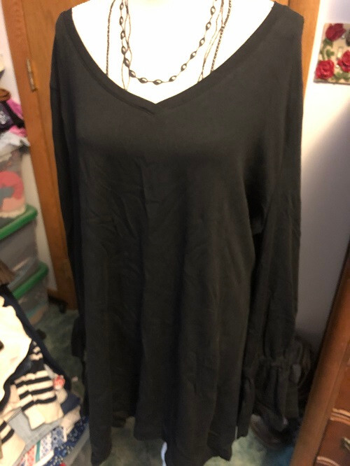 ISAAC MIZRAHI BLACK TOP SIZE MEDIUM