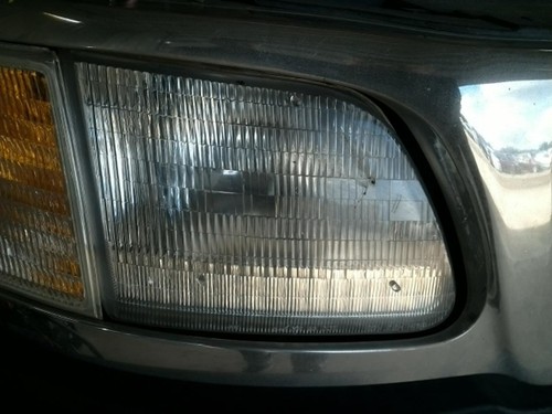 Passenger Headlight Heritage Fits 97-04 FORD F150 PICKUP 104916316