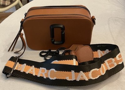 MARC JACOBS Snapshot Camera Bag Saffiano Leather Brown Black J/ Matching Strap