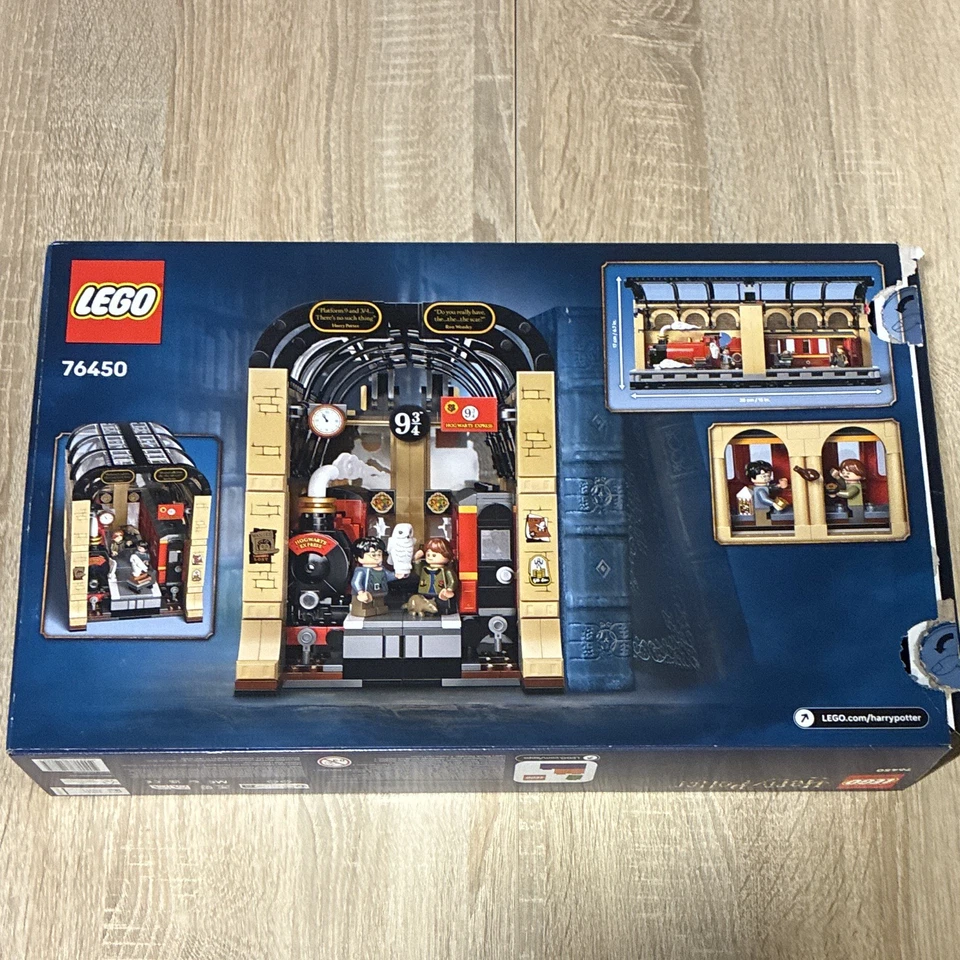 LEGO Harry Potter 76450 Book Nook: Hogwarts Express, photo 2 of 5