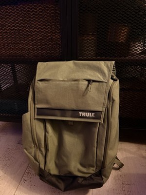 Thule Paramount 27L Laptop Commuter Backpack Green