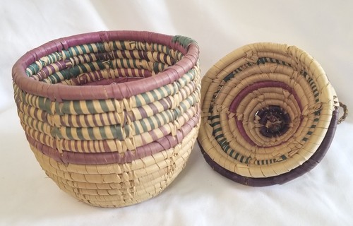 Cestino a spirale tribale vintage primitivo tessuto a mano con coperchio - Foto 5 di 9