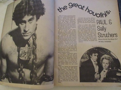 David Soul, Paul Michael Glaser - Starsky & Hutch Magazine 1977 - Foto 3 di 8
