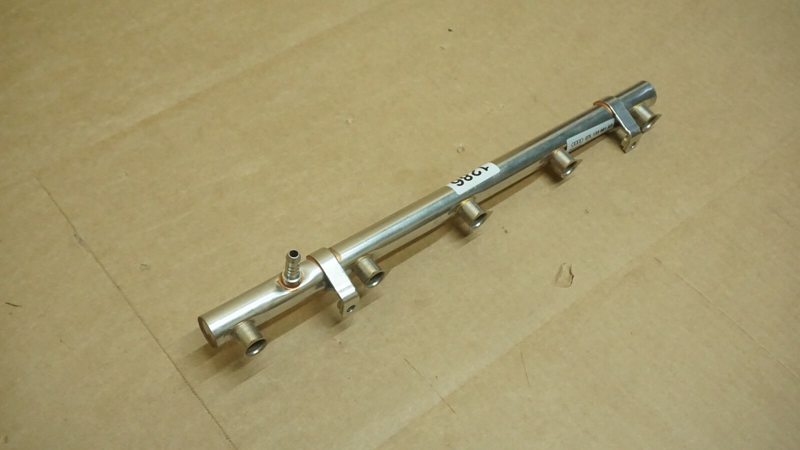 2018 AUDI R8 5.2L V10 RIGHT SIDE GASOLINE ENGINE FUEL INJECTOR RAIL RAMP OEM 18