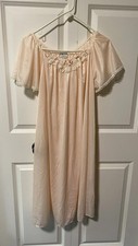 Sopre Lingerie Peach Nylon Flowing Mid-Length Nightgown Romantic Granny Small