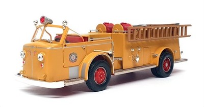 Corgi 1/50 Scale US53507 - American LaFrance 700 Open Cab Pumper - Washington