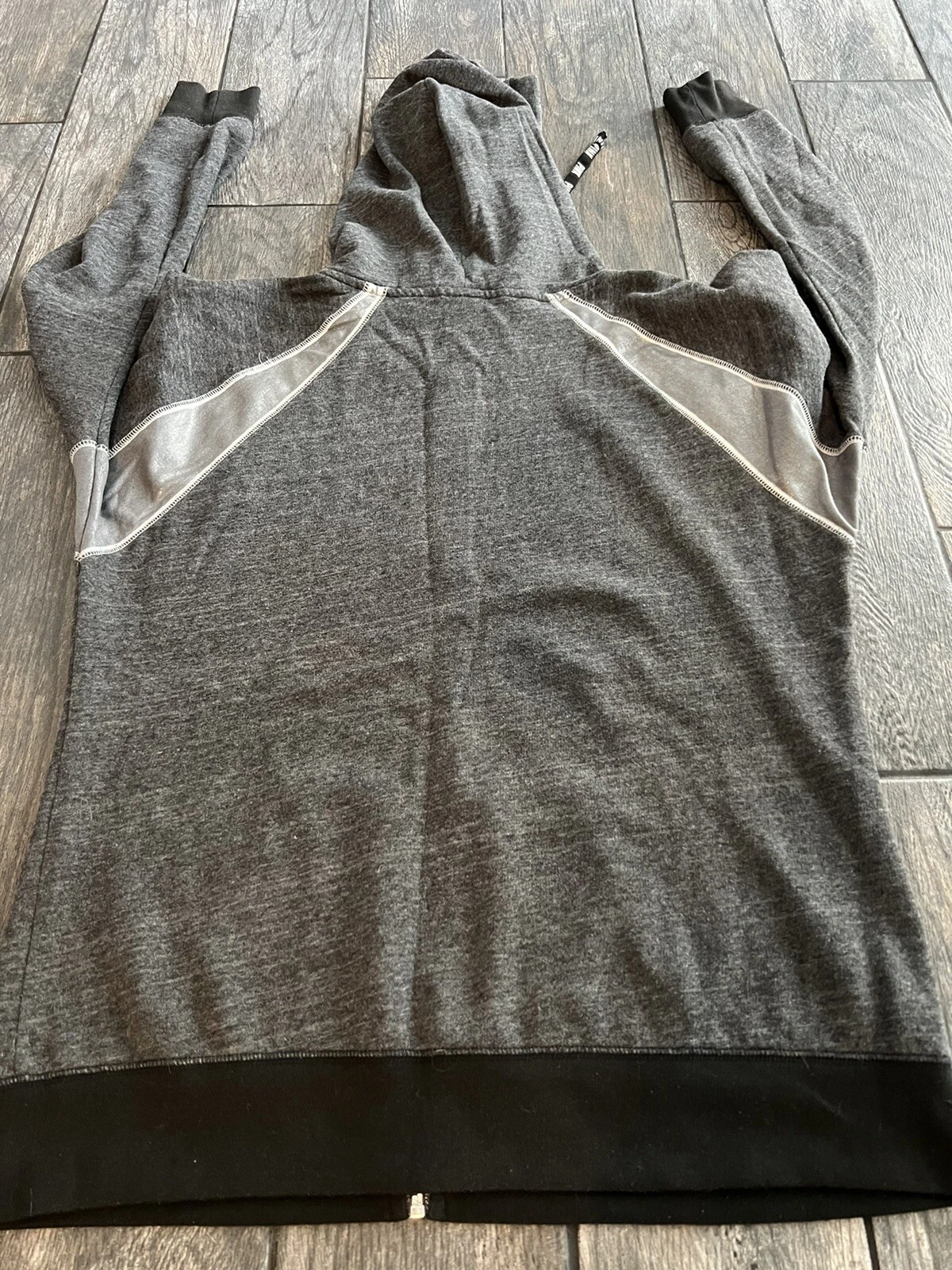 UNDERCOVER Felpa con cappuccio Victoria’s Secret rosa antracite grigio metallizzato collo imbuto nera L