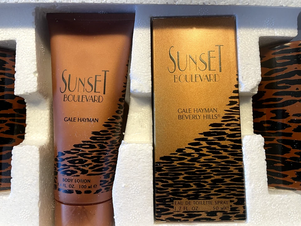 Juego de tazas de café Gale Hayman Sunset Boulevard 1,7 OZ eau de parfum spray y loción corporal de 3,4 OZ Foto 3 de 4