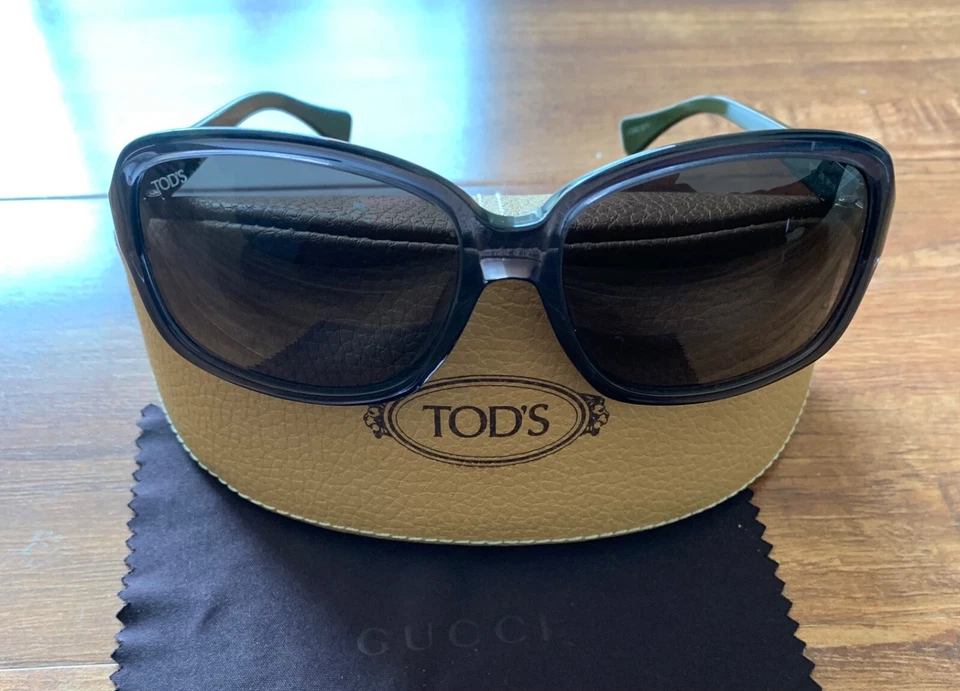 TOD’S TO 27 20B Mujeres Cuadrado Verde Brazos Negro Lente Gafas de sol Plata Logo Estuche Foto 2 de 4
